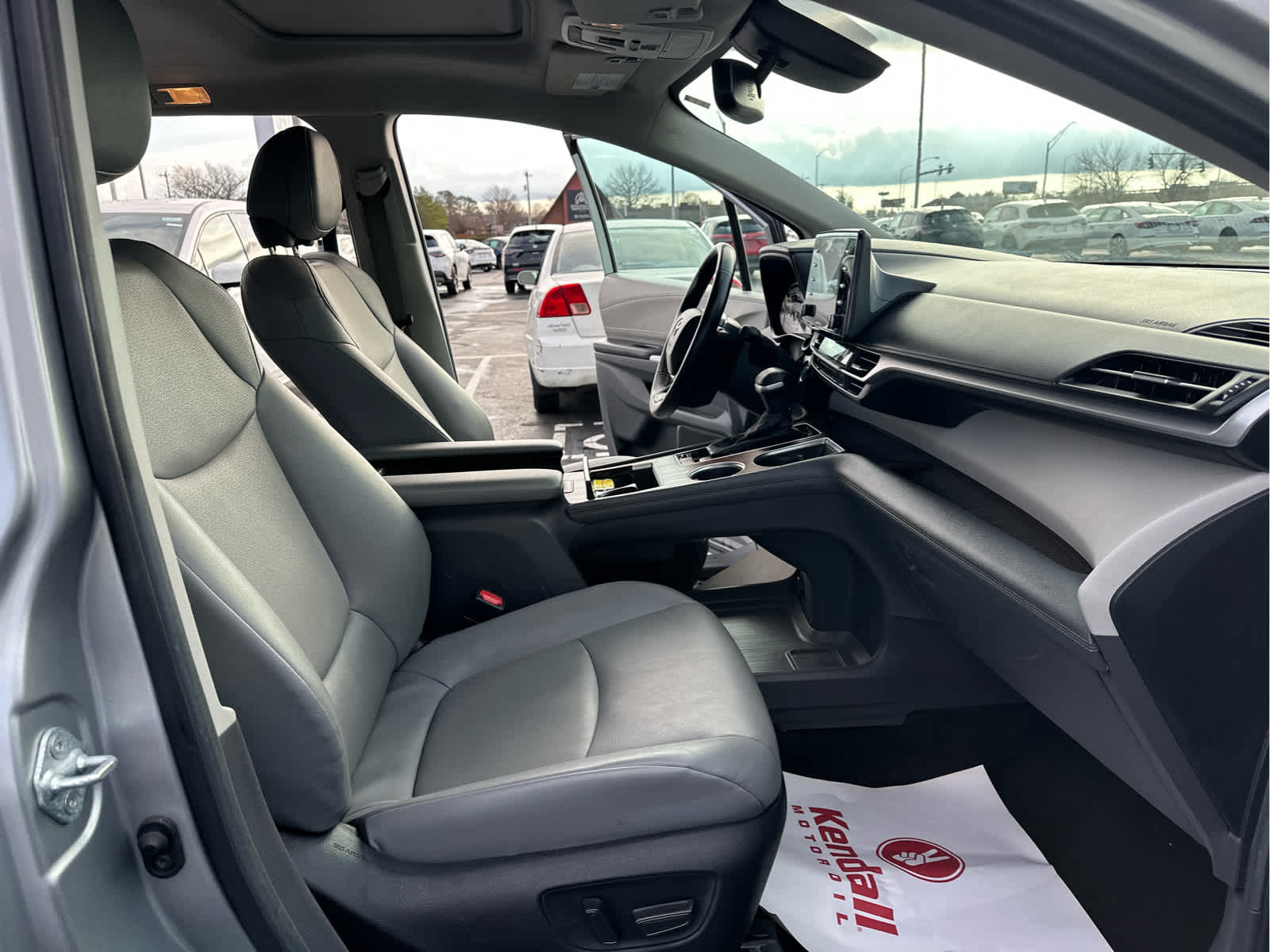 2024 Toyota Sienna XLE