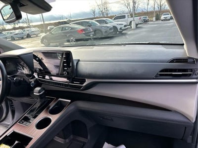 2024 Toyota Sienna XLE