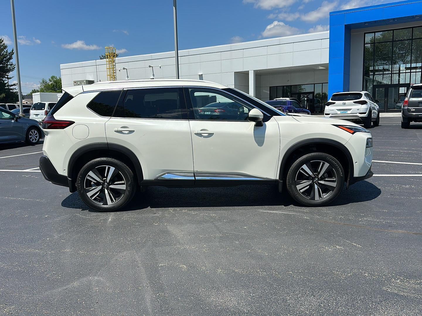 2023 Nissan Rogue SL