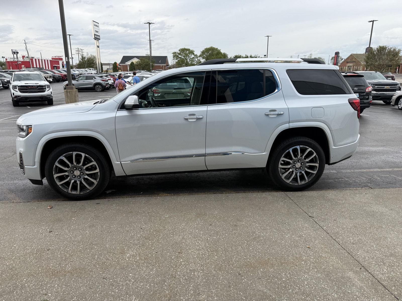 2023 GMC Acadia Denali