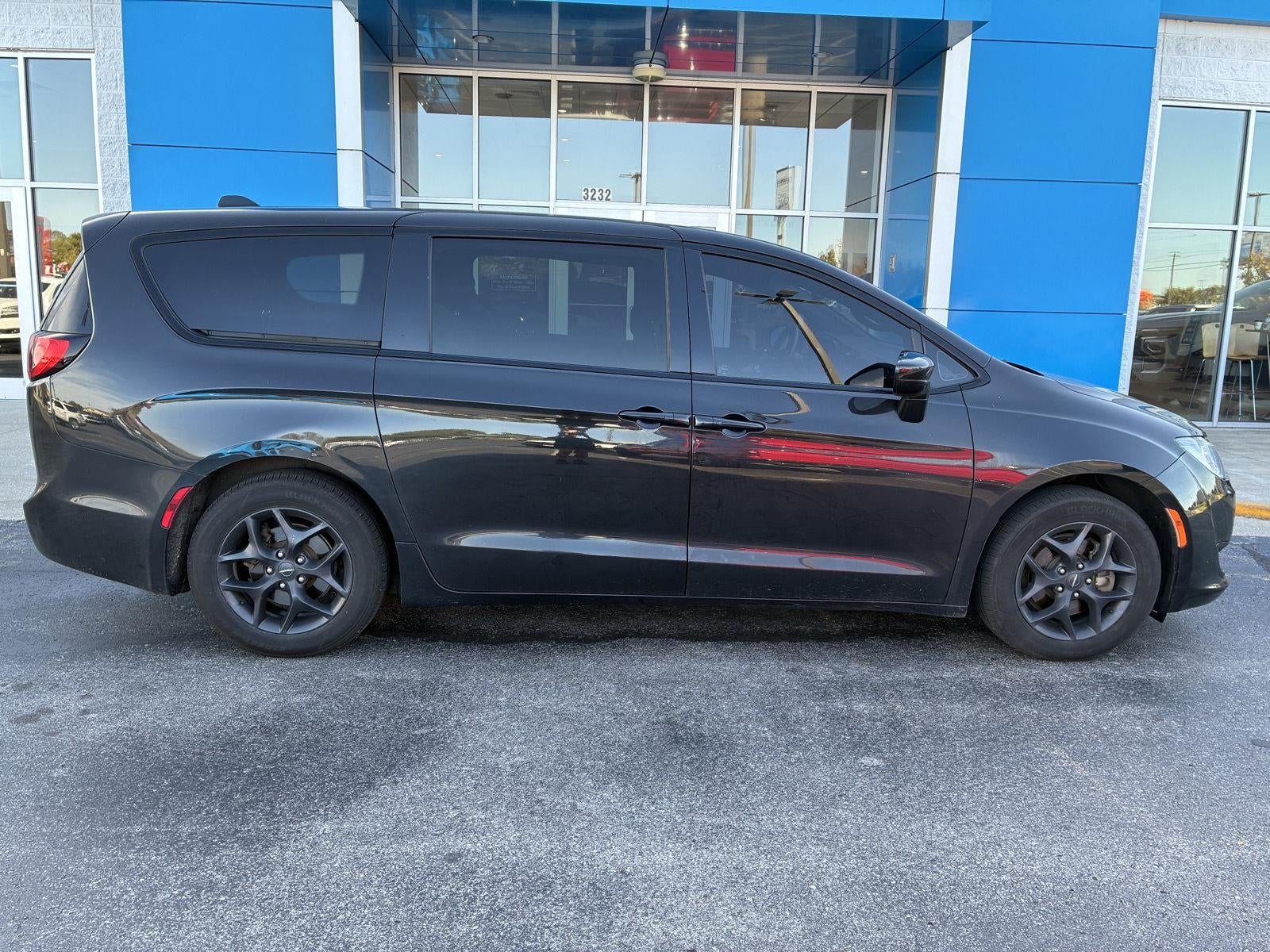 2020 Chrysler Pacifica Touring