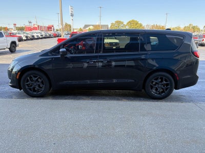 2020 Chrysler Pacifica Touring