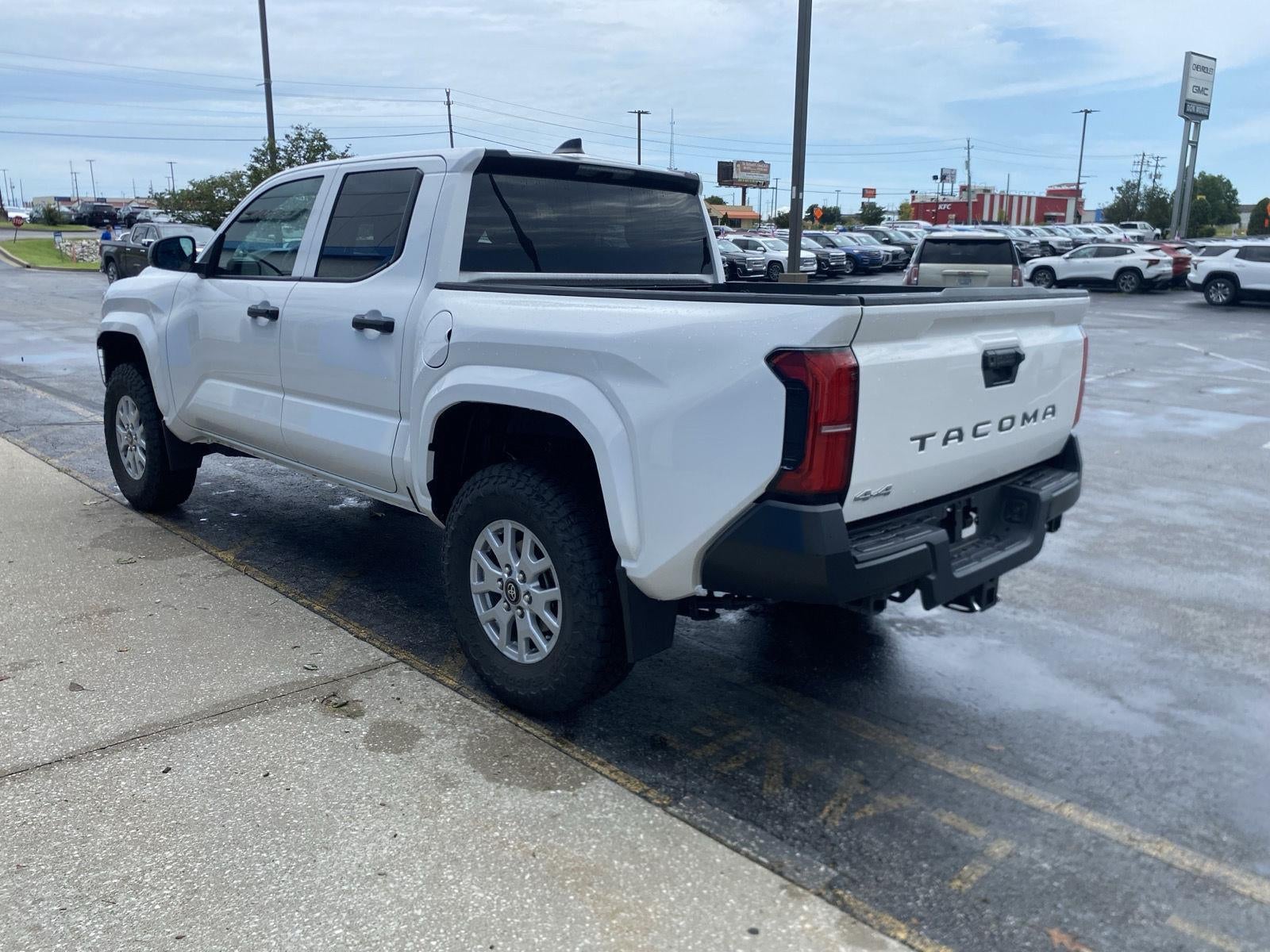 2024 TOYOTA TRUCK TACOMA 4WD SR