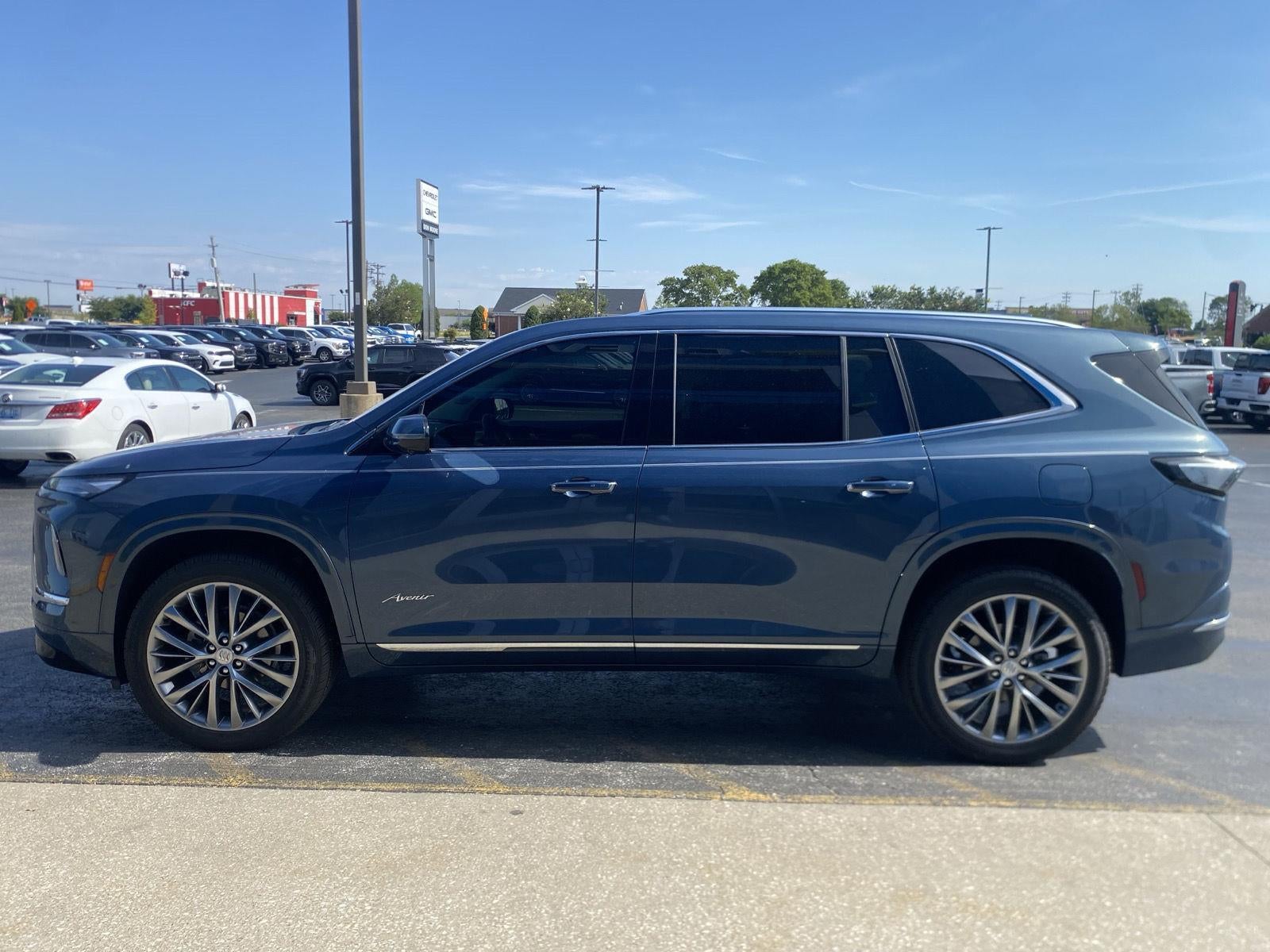2025 Buick Enclave Avenir